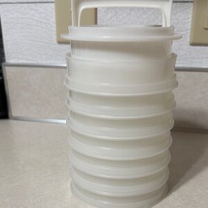 Tupperware hamburger press & container